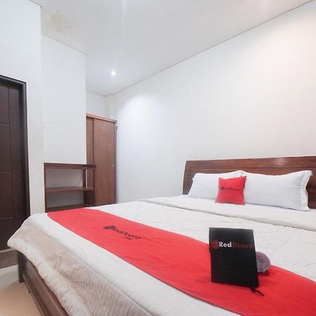 Reddoorz Plus Near Green Pramuka Square Mall Jakarta Exteriör bild