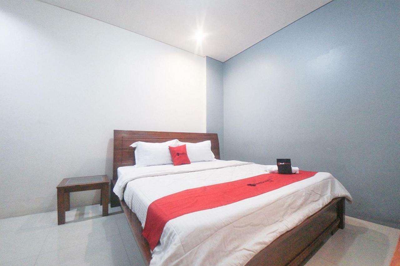 Reddoorz Plus Near Green Pramuka Square Mall Jakarta Exteriör bild