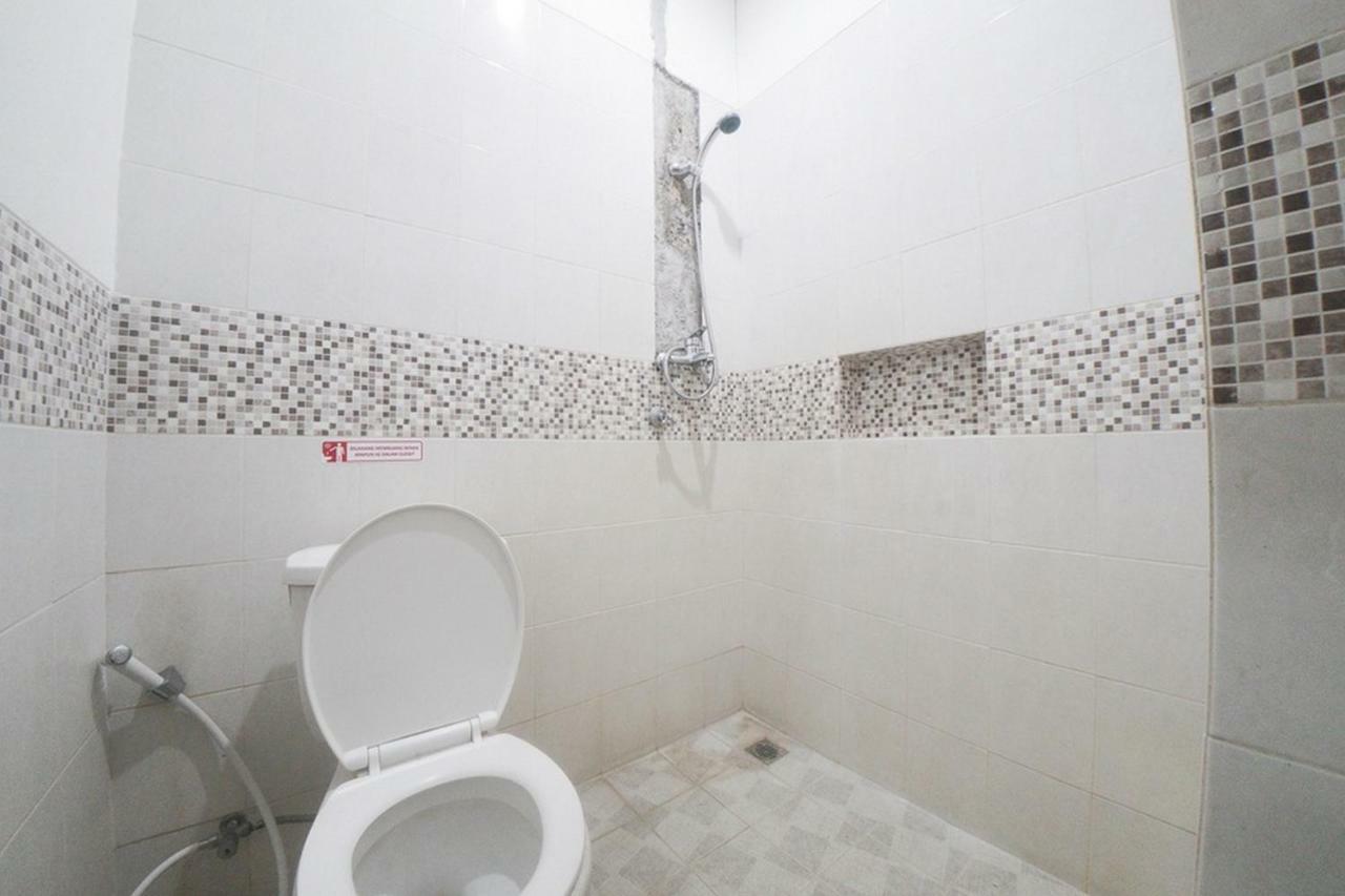 Reddoorz Plus Near Green Pramuka Square Mall Jakarta Exteriör bild